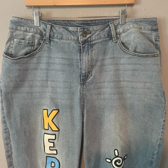 Sanrio Keroppi Character High Rise Mom Jeans- Light Wash size 16‎ - Picture 3 of 6